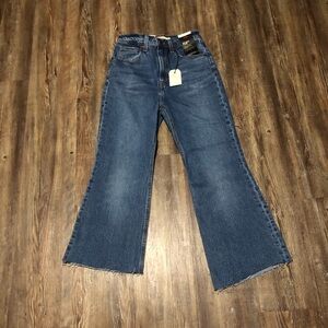 Levi's 70's High Flare Jeans Women's 25 Frayed Hem High Rise Cropped Denim NWT
